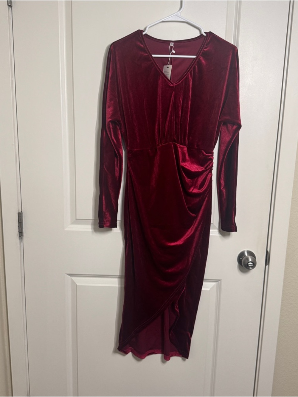 V-Neck Long Sleeve Velvet Dress in Wine